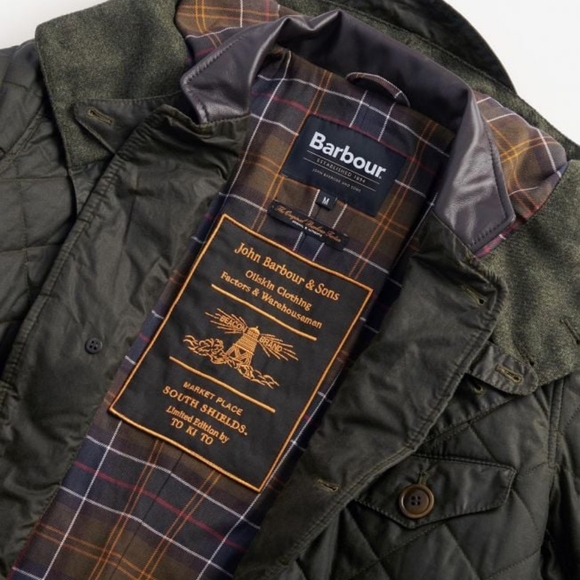 Barbour x TO KI TO Driving Quilted Waxed Jacket - Picture 5 of 5